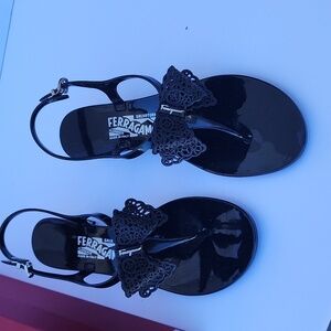 Salvatore Ferragamo Perala black thong sandal size 8